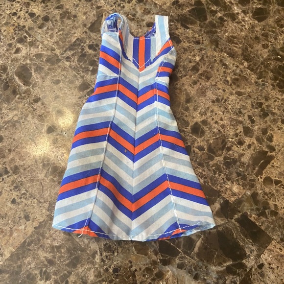 7 Short Barbie Dresses - Picture 14 of 15